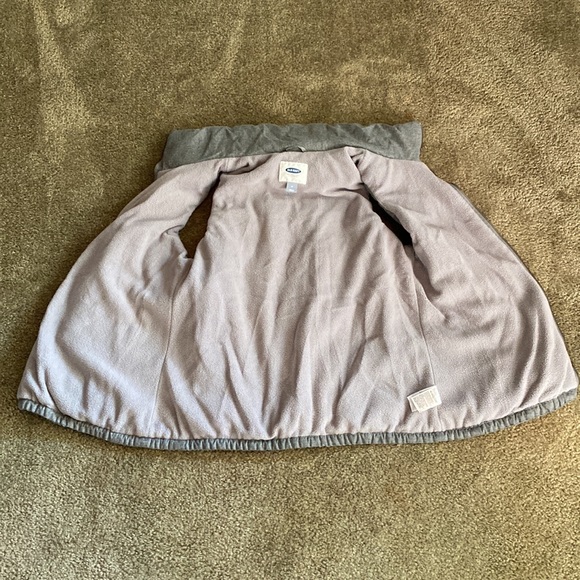 Old Navy Gray Puffer Vest, Size M - Picture 5 of 8